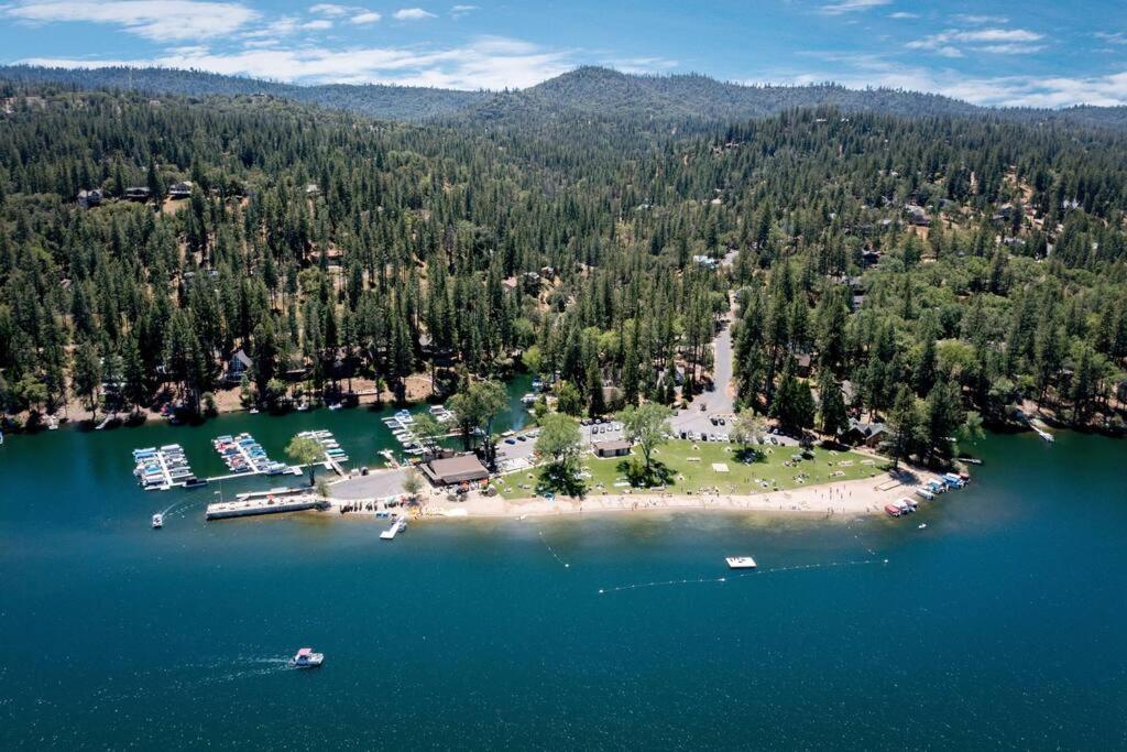 New Luxury Lake House In Pine Mountain Lake Close To Yosemite! Perfect For All Seasons! Great For Retreats, Getaways, Celebrations, And More! Groveland Esterno foto