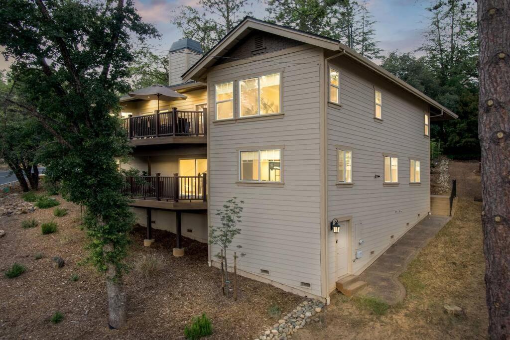 New Luxury Lake House In Pine Mountain Lake Close To Yosemite! Perfect For All Seasons! Great For Retreats, Getaways, Celebrations, And More! Groveland Esterno foto