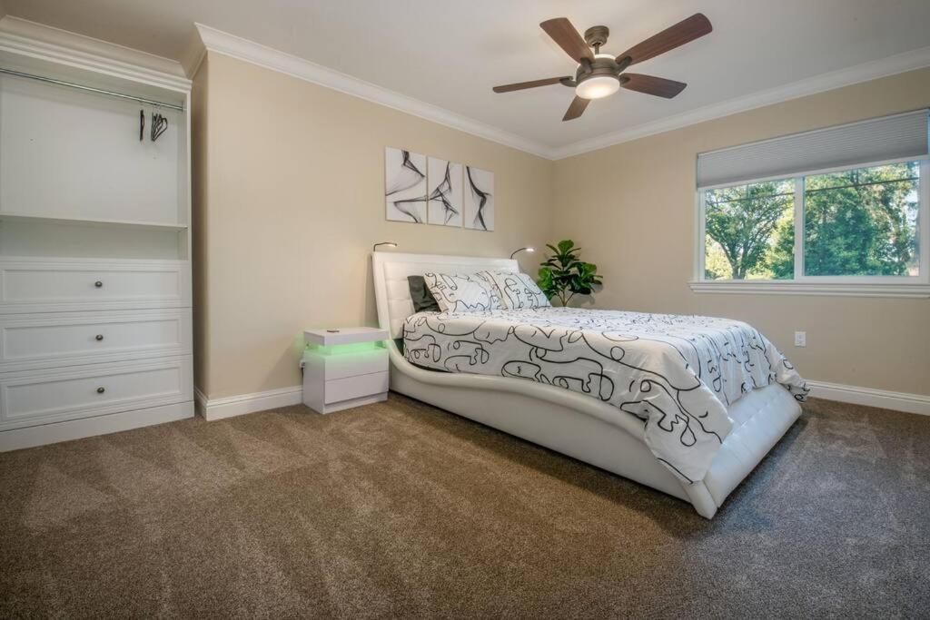 New Luxury Lake House In Pine Mountain Lake Close To Yosemite! Perfect For All Seasons! Great For Retreats, Getaways, Celebrations, And More! Groveland Esterno foto