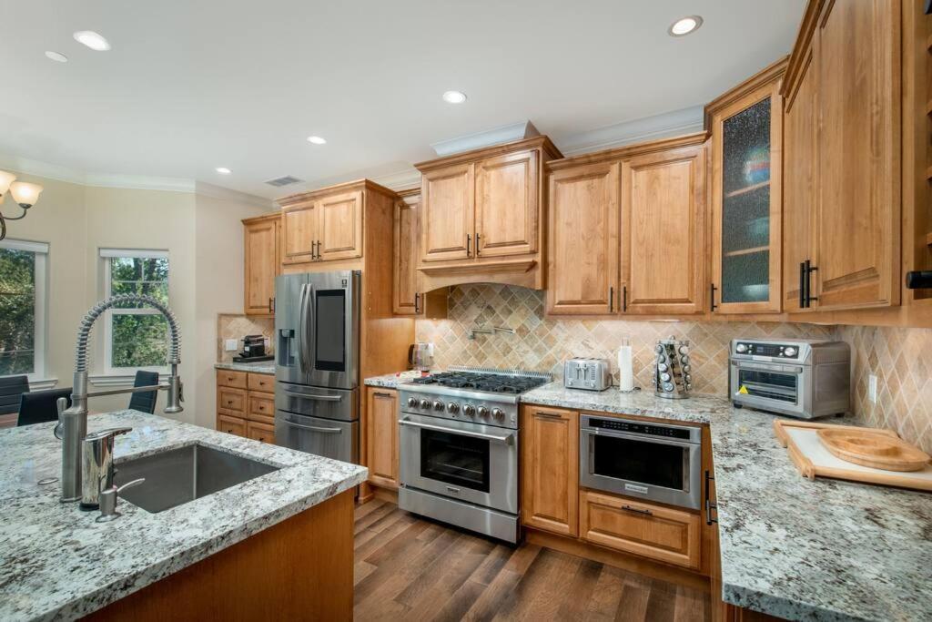 New Luxury Lake House In Pine Mountain Lake Close To Yosemite! Perfect For All Seasons! Great For Retreats, Getaways, Celebrations, And More! Groveland Esterno foto