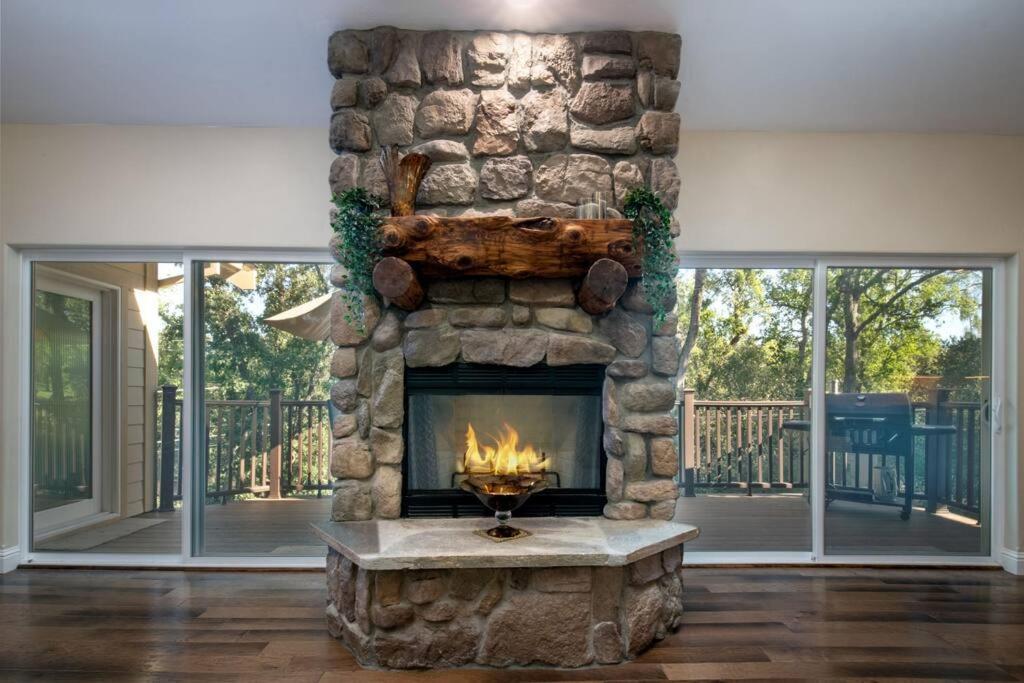 New Luxury Lake House In Pine Mountain Lake Close To Yosemite! Perfect For All Seasons! Great For Retreats, Getaways, Celebrations, And More! Groveland Esterno foto