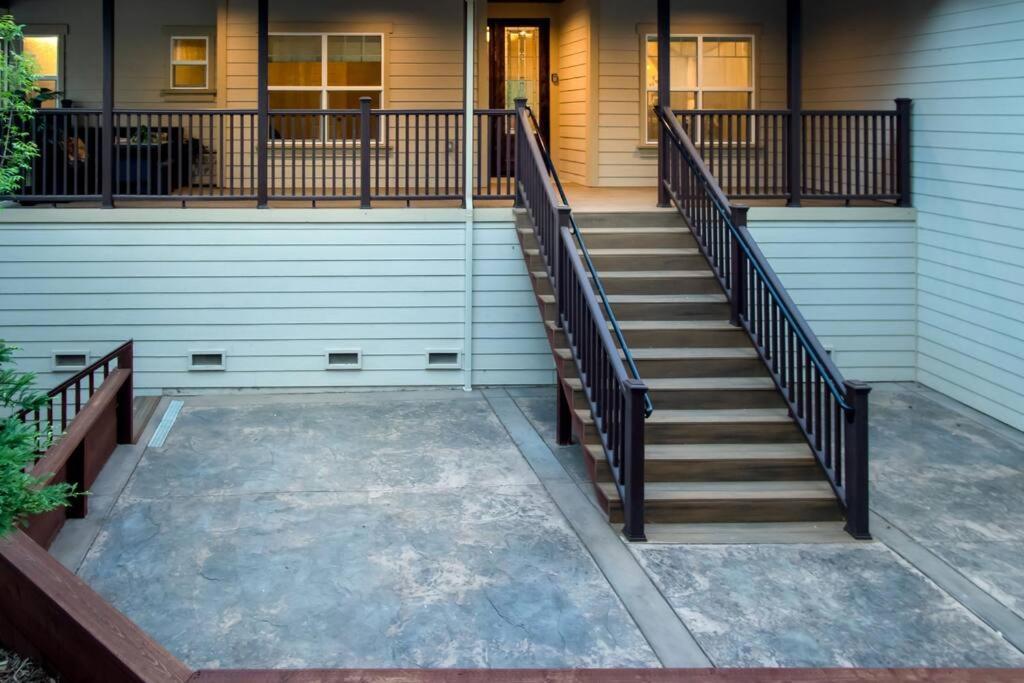 New Luxury Lake House In Pine Mountain Lake Close To Yosemite! Perfect For All Seasons! Great For Retreats, Getaways, Celebrations, And More! Groveland Esterno foto