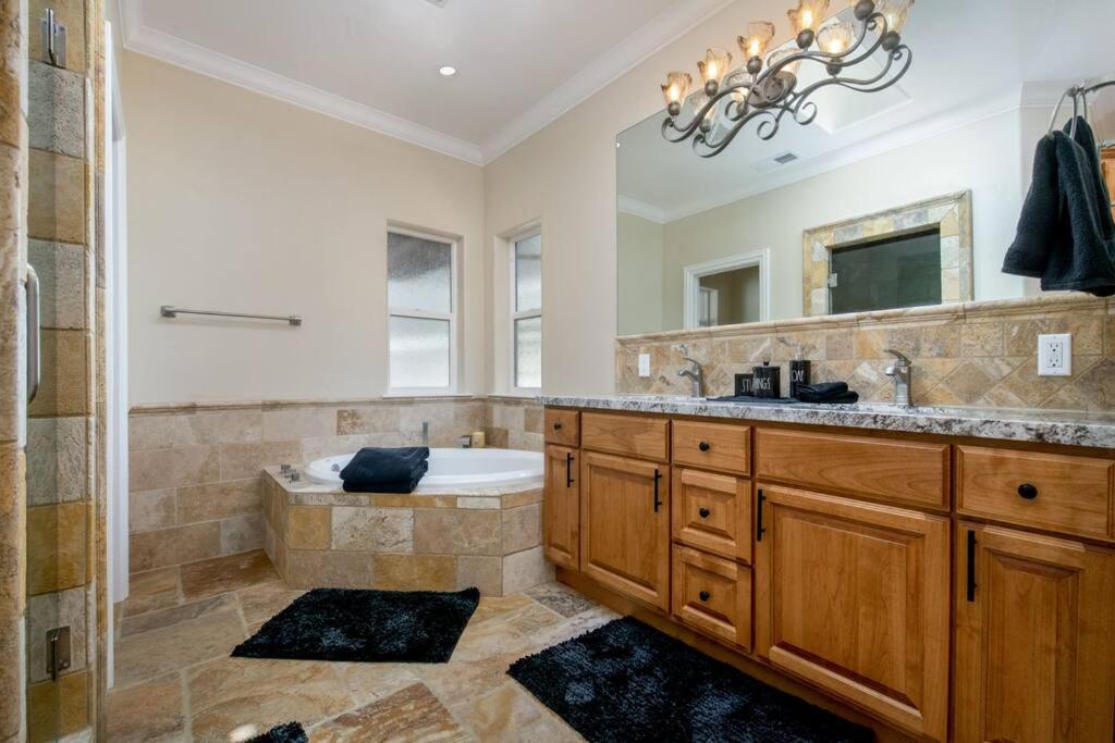 New Luxury Lake House In Pine Mountain Lake Close To Yosemite! Perfect For All Seasons! Great For Retreats, Getaways, Celebrations, And More! Groveland Esterno foto