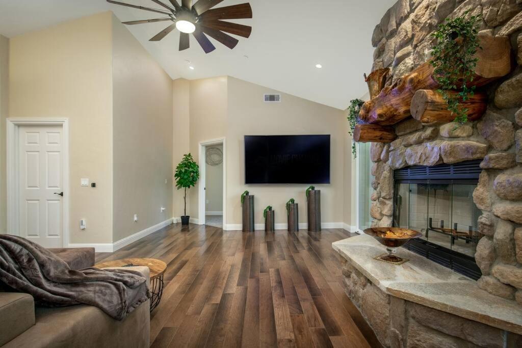 New Luxury Lake House In Pine Mountain Lake Close To Yosemite! Perfect For All Seasons! Great For Retreats, Getaways, Celebrations, And More! Groveland Esterno foto