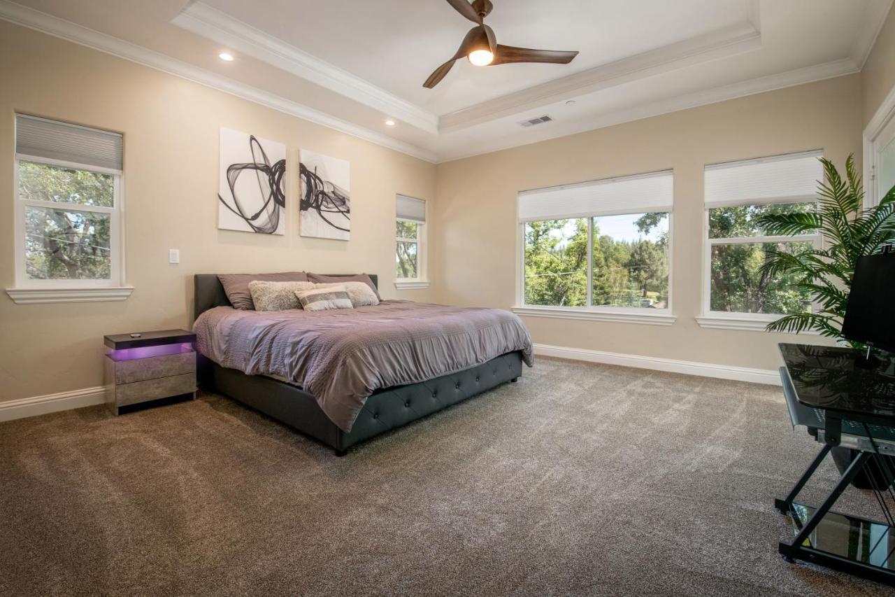 New Luxury Lake House In Pine Mountain Lake Close To Yosemite! Perfect For All Seasons! Great For Retreats, Getaways, Celebrations, And More! Groveland Esterno foto